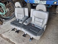 Fotele Nissan patrol gr y61 drugi rząd Stan bardzo dobry skóra