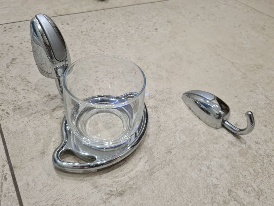 Zestaw łazienkowy lustro, półka, uchwyt, haczyk