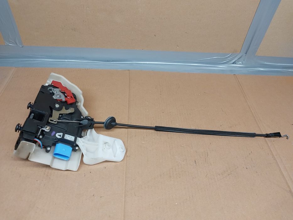 Stan BDB Przód LEWY VW Touran I 2005 rok Zamek drzwi centralzamek