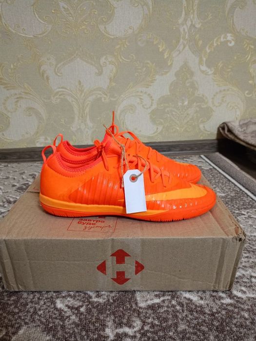Футзалки Nike Mercurial. Стан 9.5+/10. Розмір: 41