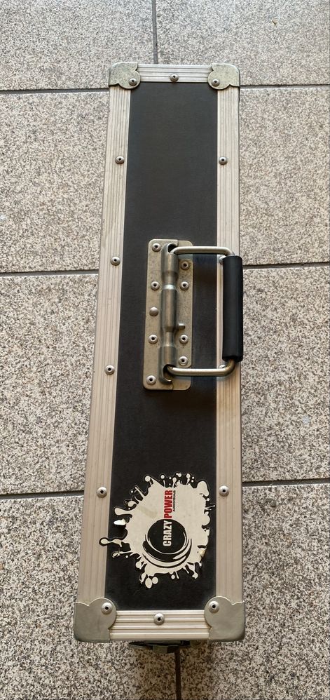 Rack 2 unidades com equipamento de som , 8 canais mono ou 4 stereo