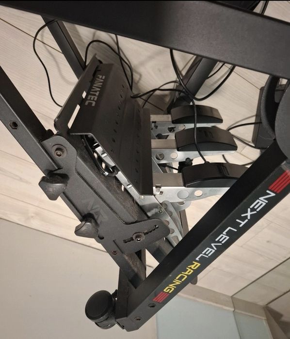 Fanatec DD Pro Bundle Completo – Volante, Pedais, Caixa, Travão, Estru