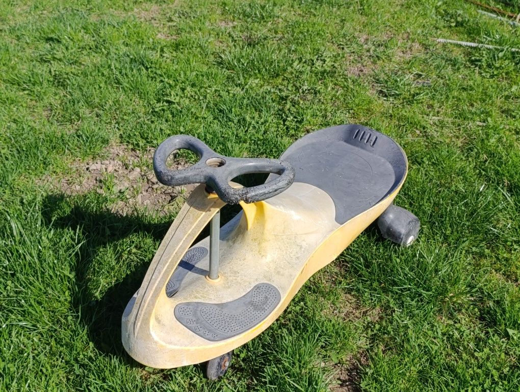 Pojazd jeździk twistcar