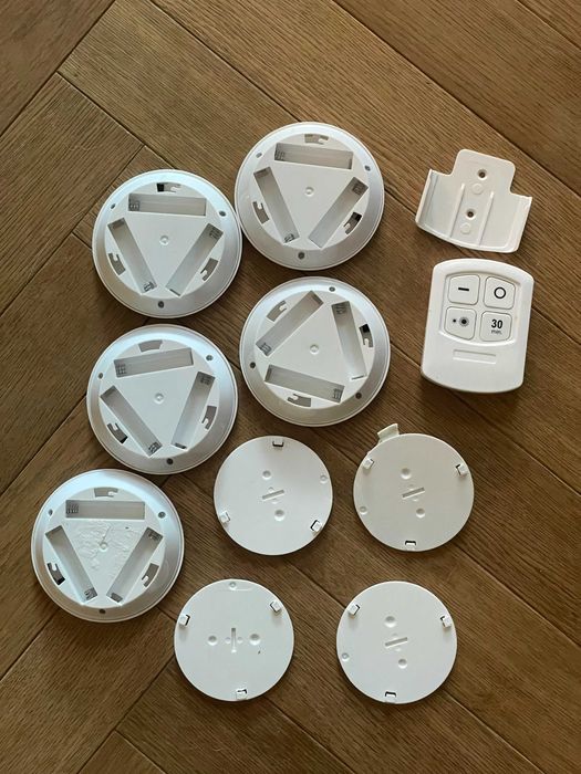 Lampka dotykowa bezprzewodowa na akumulatorki AAA samoprzylepna LED.