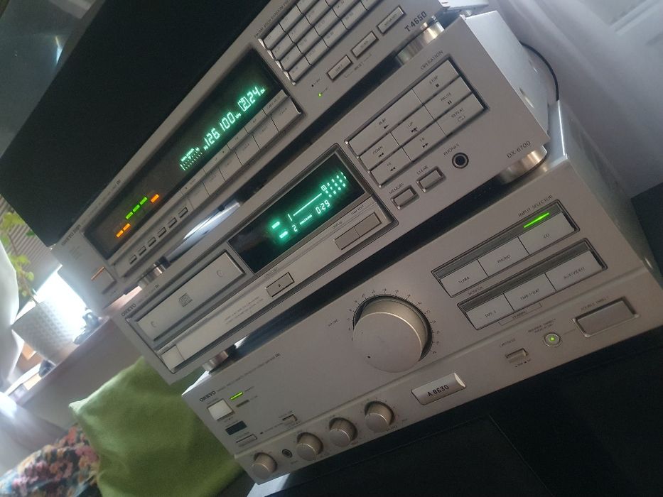 Wieża stereo Onkyo Integra srebrna