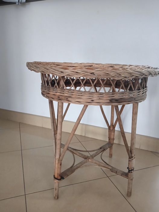 Stolik wiklinowy