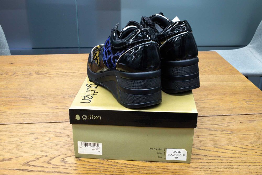 Sapatilha Feminina Preta c/ dourado