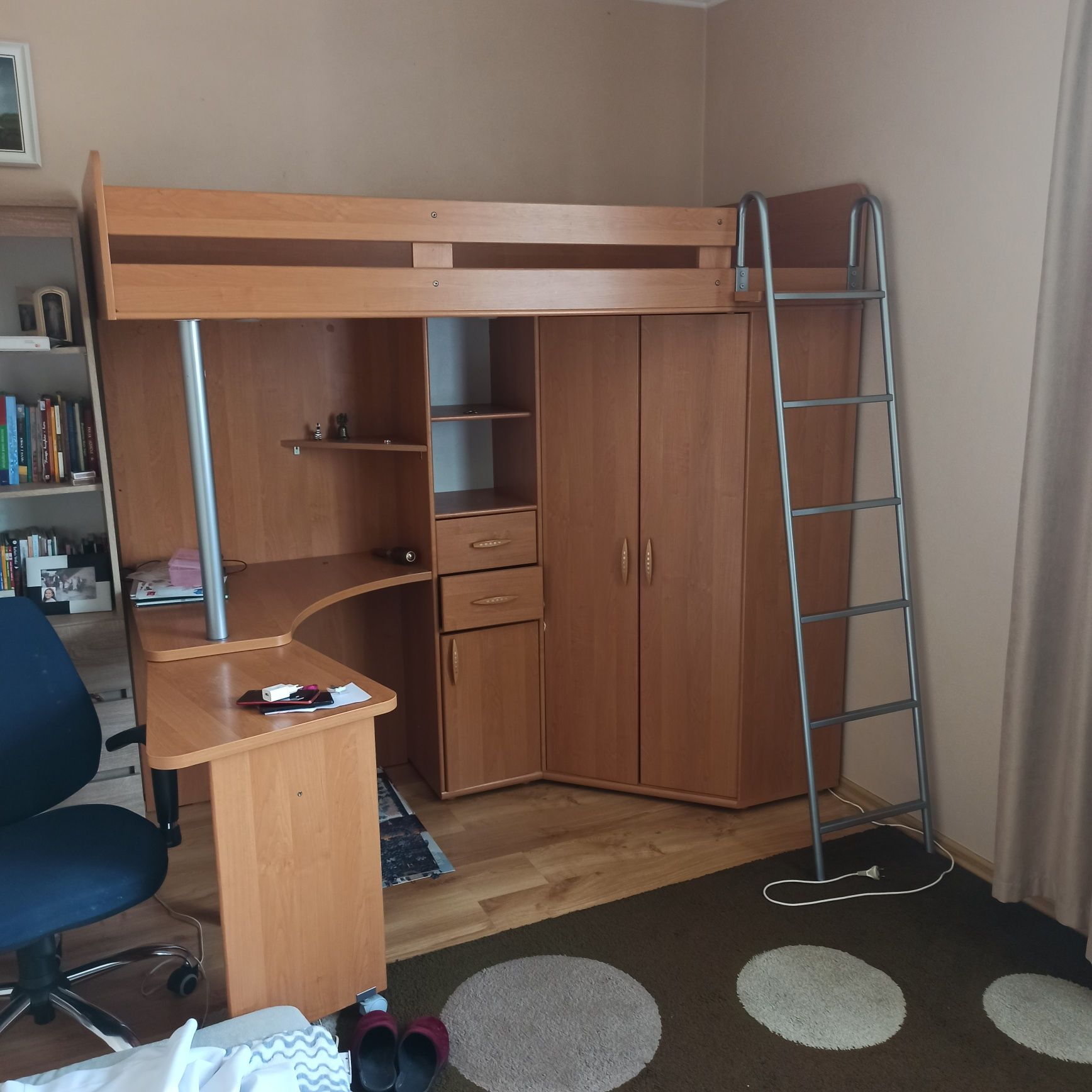 Łóżko piętrowe/szafa/biurko. 3w1