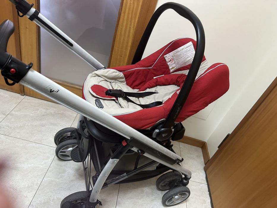 Carrinho de bebé marca bebécar