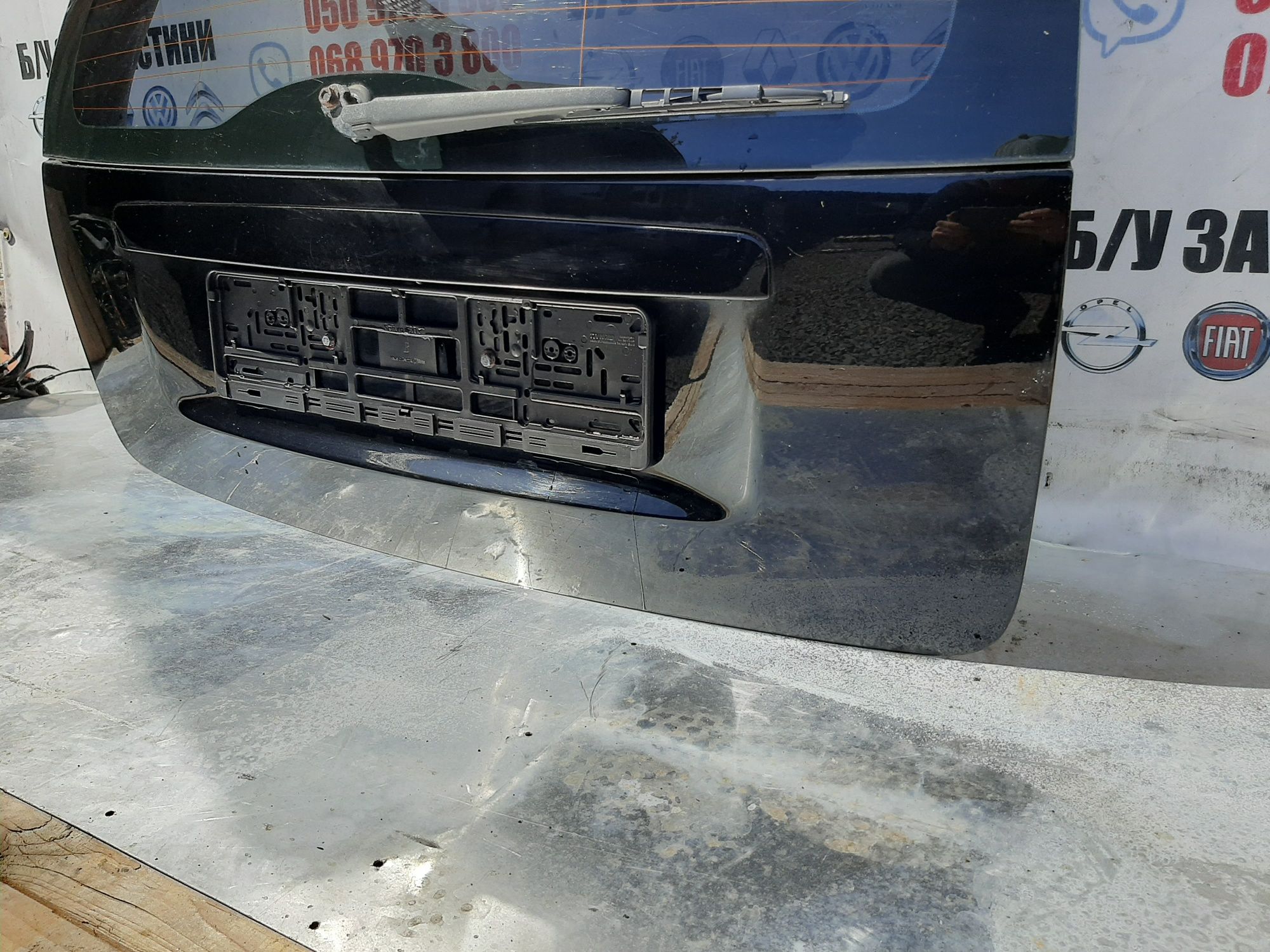 Ляда вольво volvo v50 2005-2010p задня кришка багажника