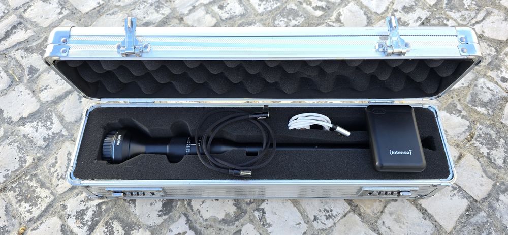 Lente Laowa 24mm f/14 2X Macro Probe (Cine/Canon EF)
​Cabo de aliment