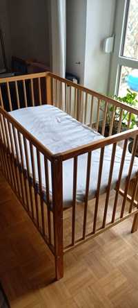Sosnowe łóżko dla dziecka klasyczne