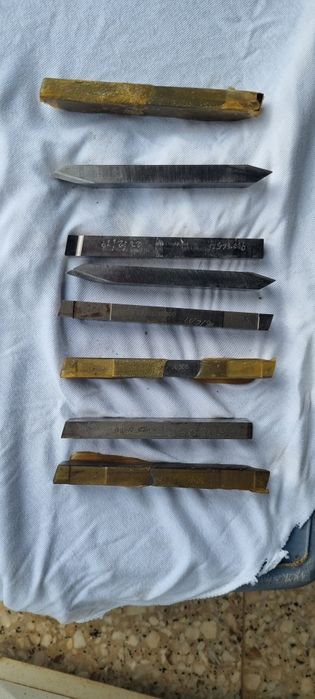 Ferros para tornos em Aço Rápido HSS confome as fotos