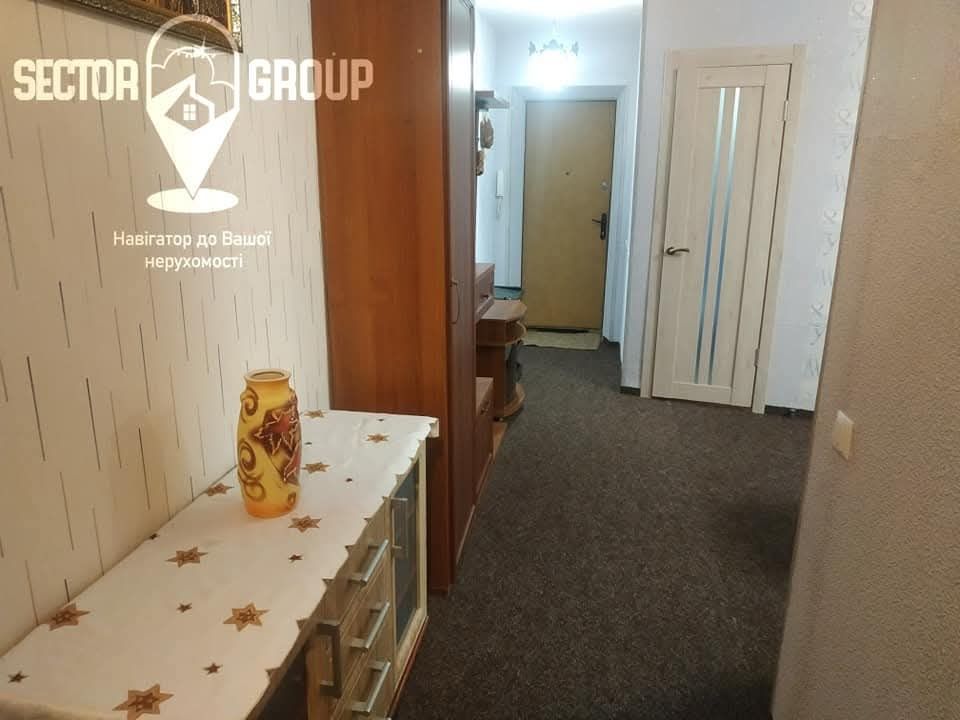 Соцмістечко, однокімнатна + велика кухня-студіо