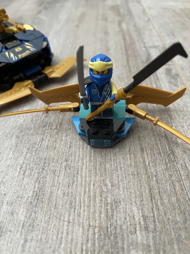 Конструктор LEGO NINJAGO Гоночный автомобиль Джея и Нии EVO (71776)