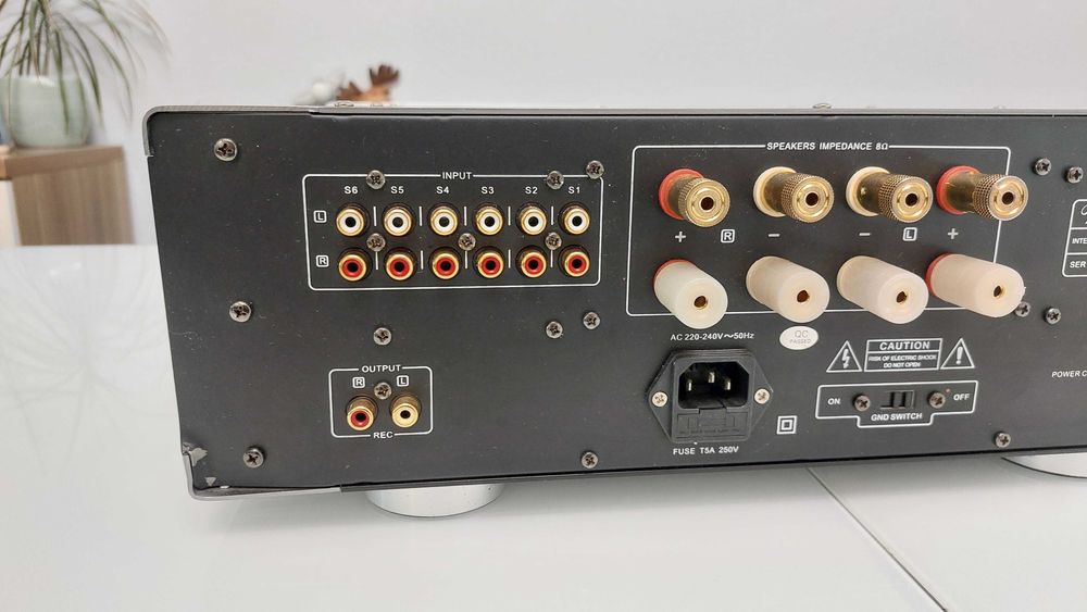 Гибридный интегральный стерео усилитель Vincent SV-236