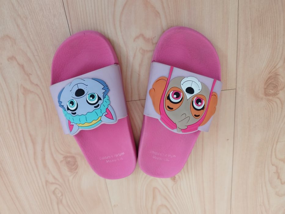 Różowe klapki z serii Psi Patrol 29/30
