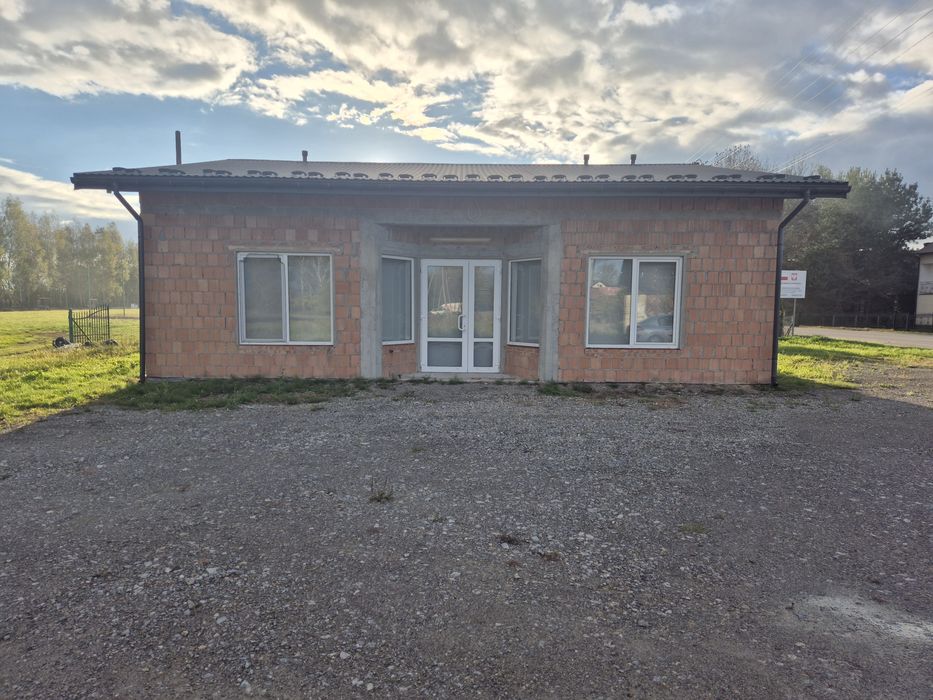 Do wynajęcia lokal usługowo-handlowy 83 m² – Wola Baranowska, ul. Hole