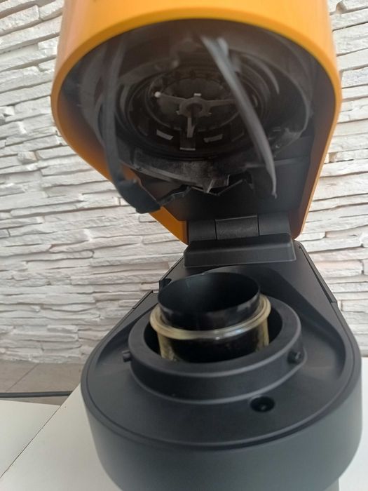 Ekspres kapsułkowy Nespresso Vertuo Pop ENV90 19 Bar Żółty/ Złoty