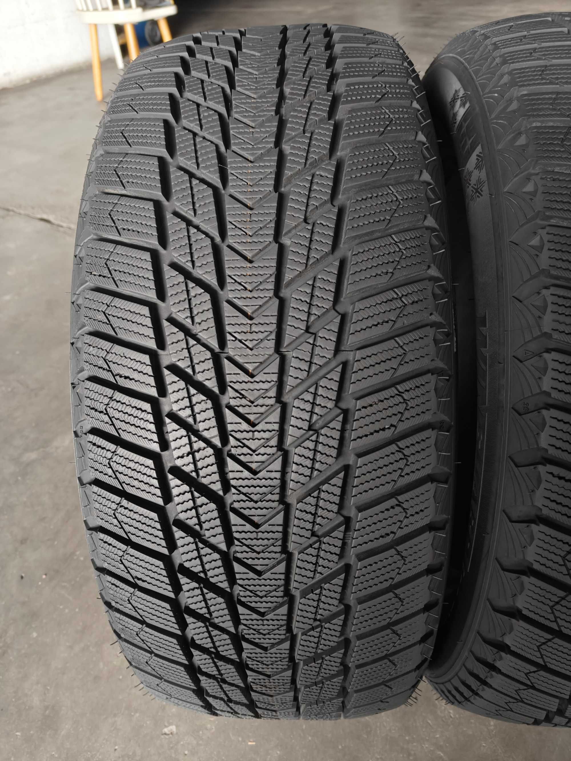 2шт. R17 235 55 шини зимові липучки Nexen/Roadstone Winguard Ice Plus