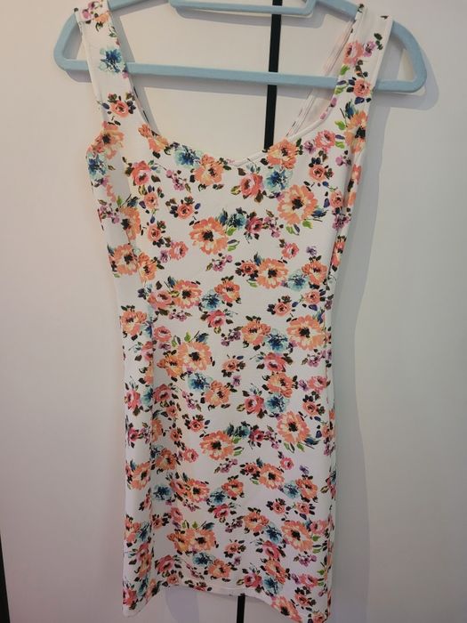 Bershka sukienka, rozmiar M