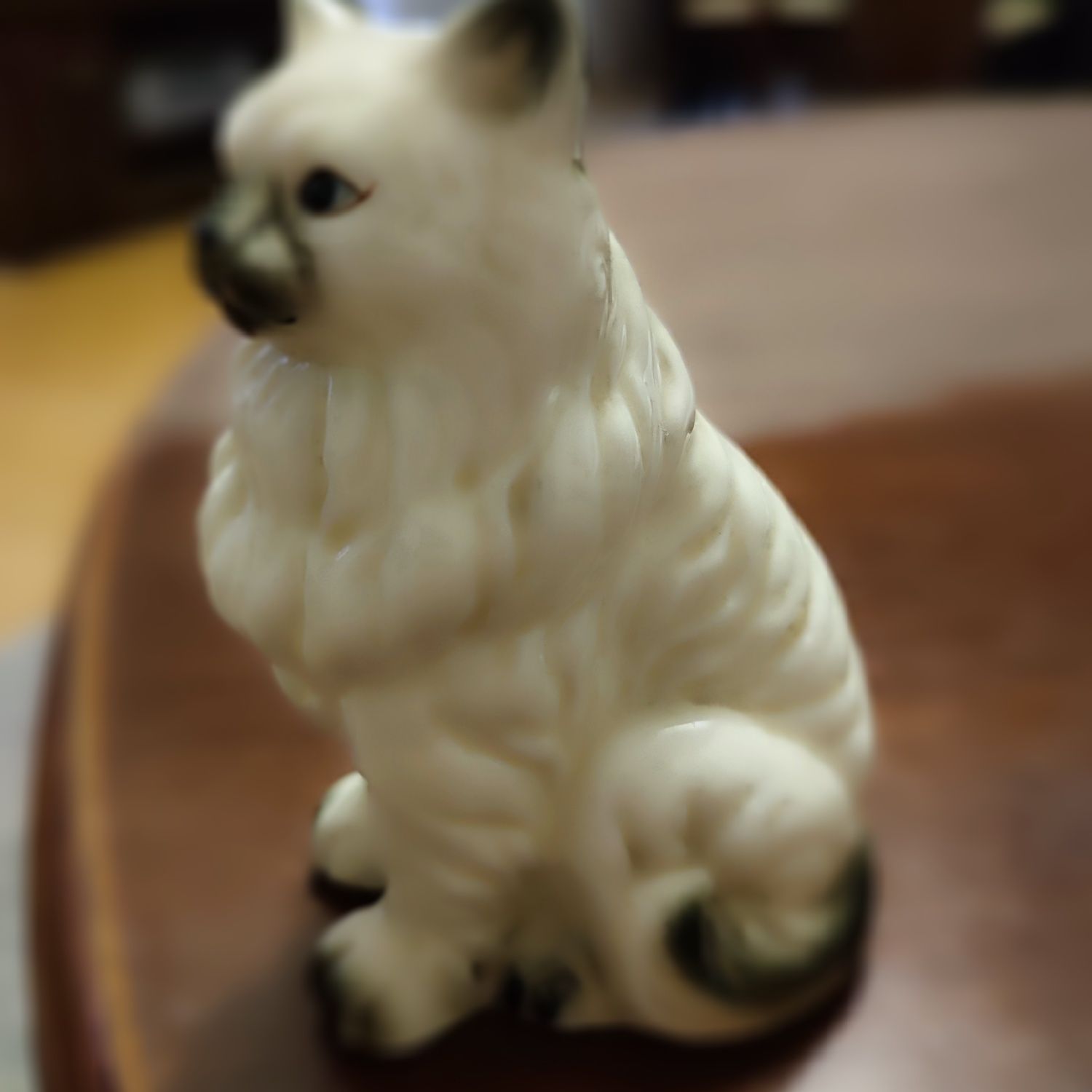 Kot perski - figurka porcelanowa ręcznie malowana