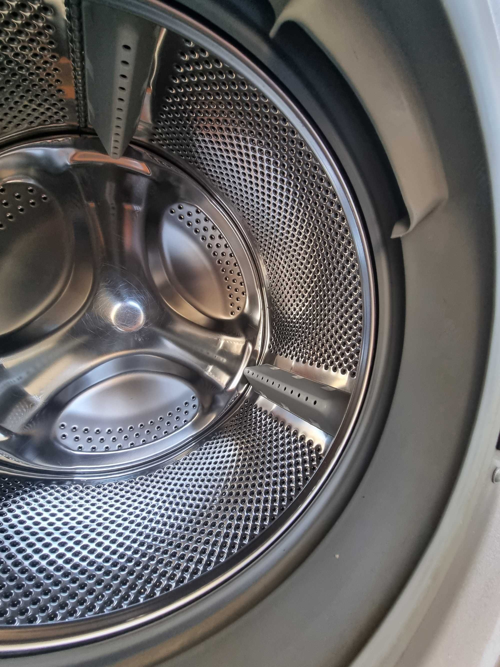 Maquina de lavar e secar a roupa INDESIT semi nova