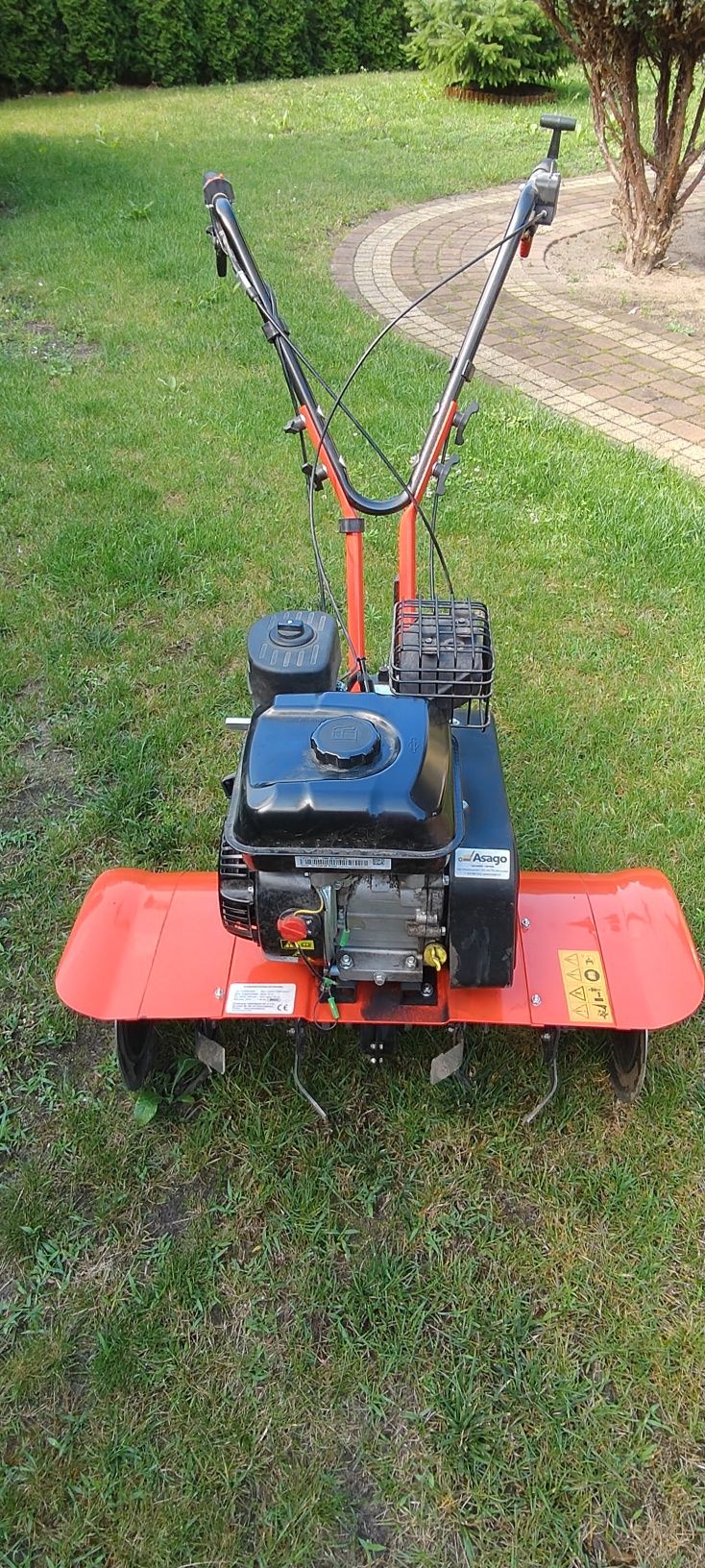 Glebogryzarka spalinowa produkcji HORTMASZ