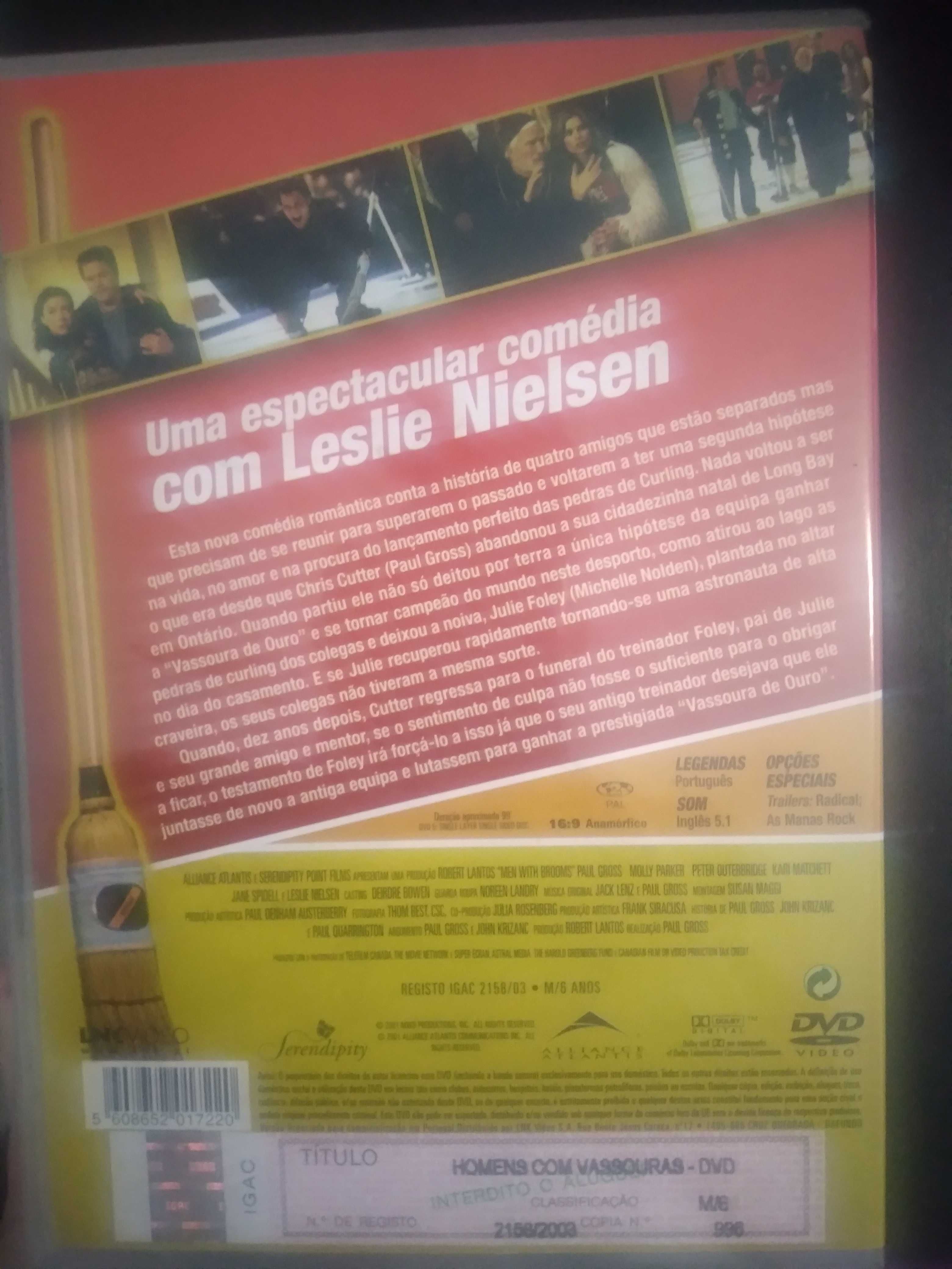 Homens com Vassouras Leilie nielsen