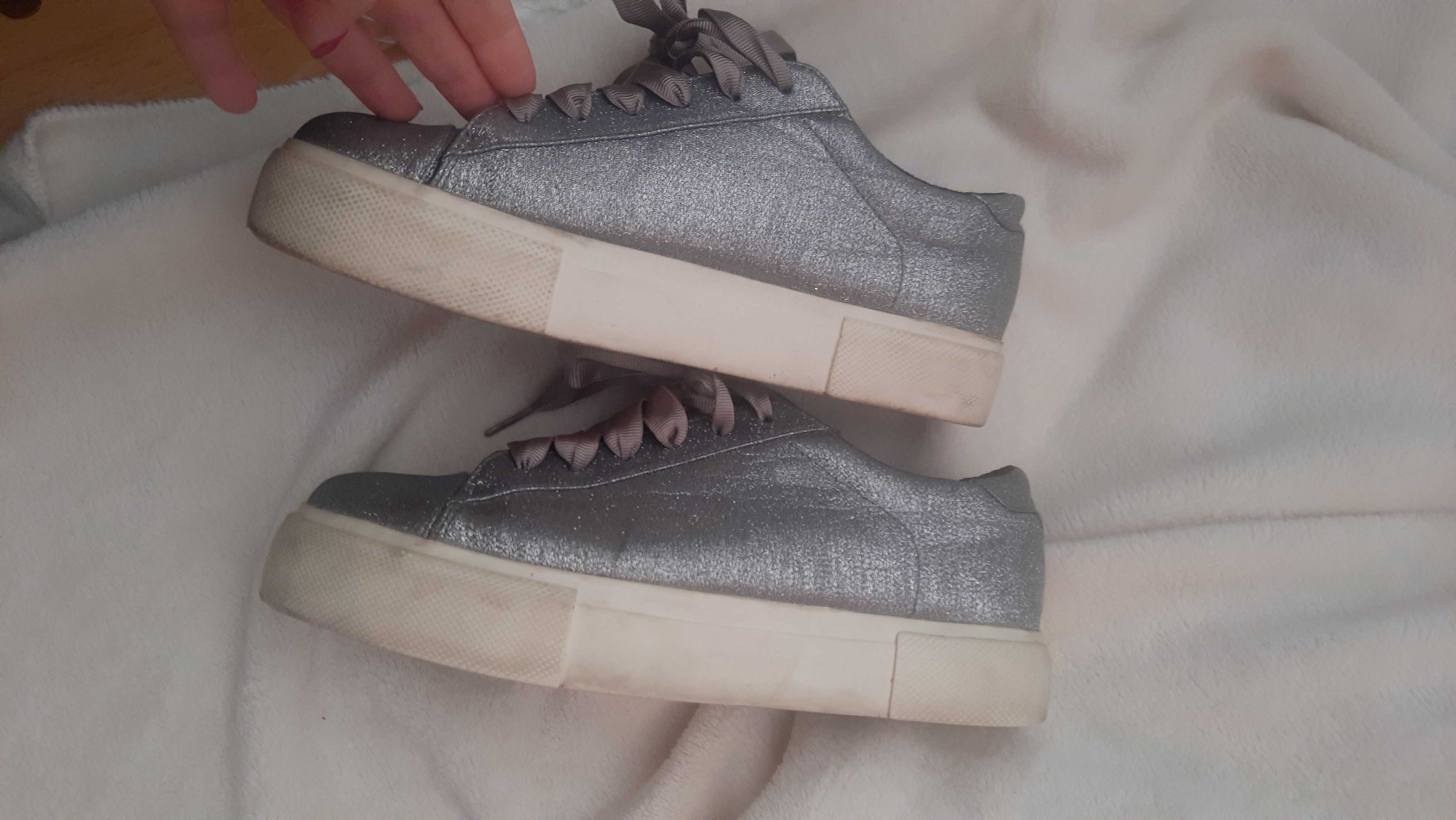 Buty trampki srebrne błyszczące