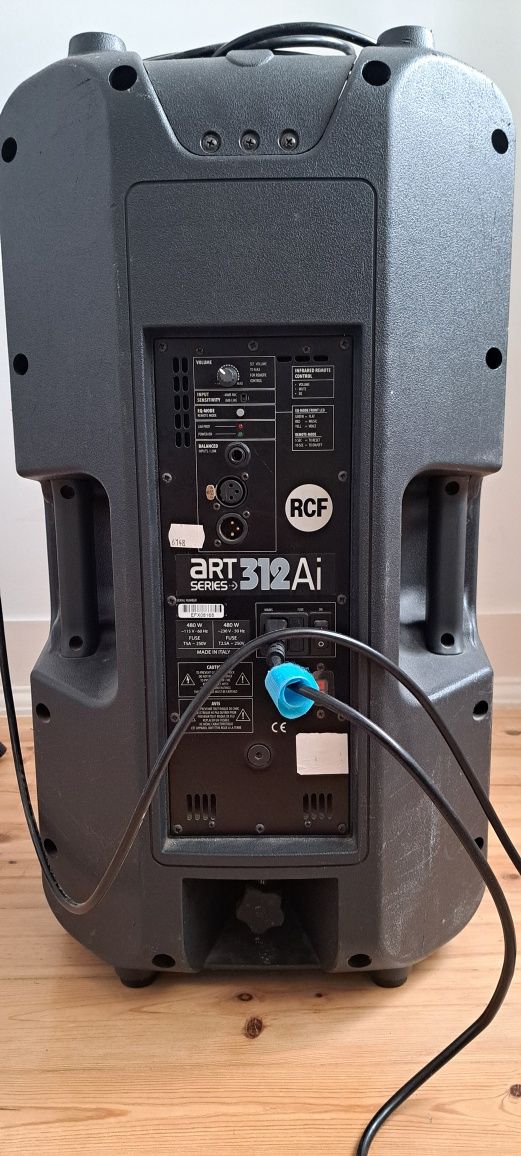 Coluna amplificada RCF 480w art312 Ai