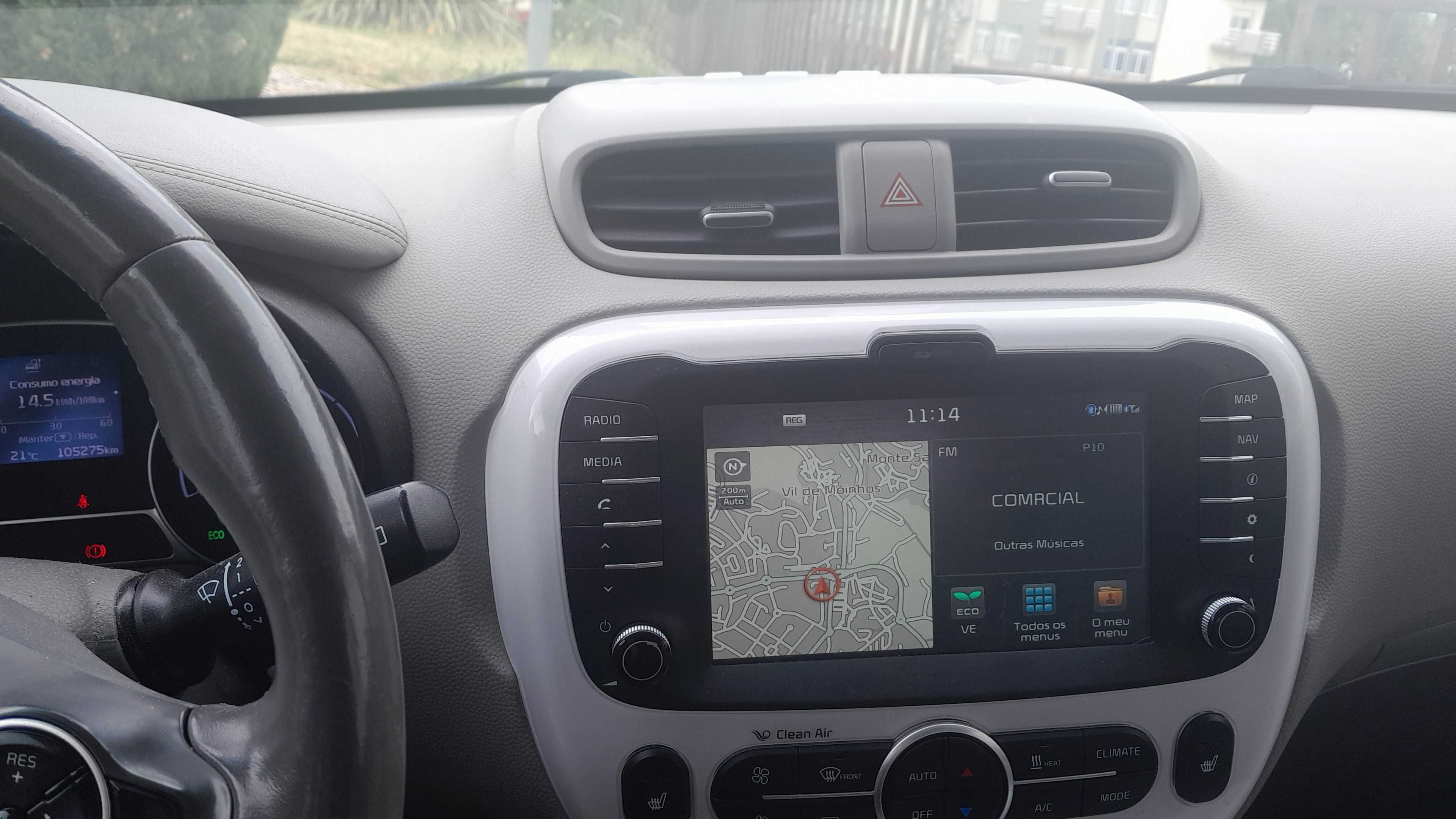 Carro eléctrico muito bem estimado,como novo!!!