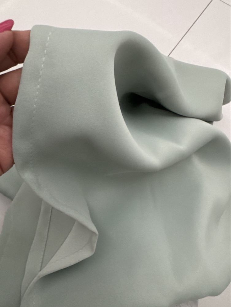 Piekne mietowe zaslony 2.50 cm wysokie komplety