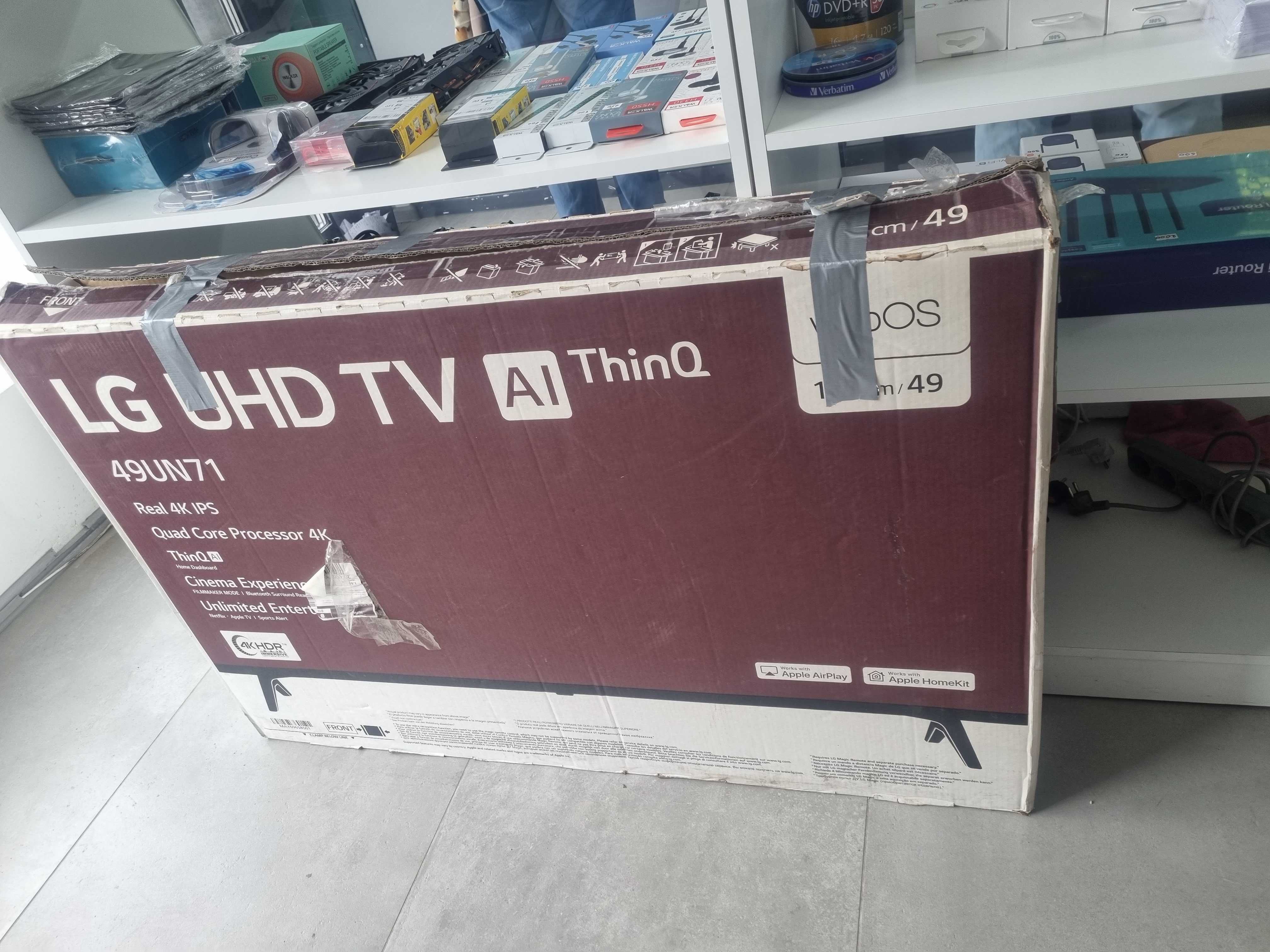 Телевізор LG 49UN71