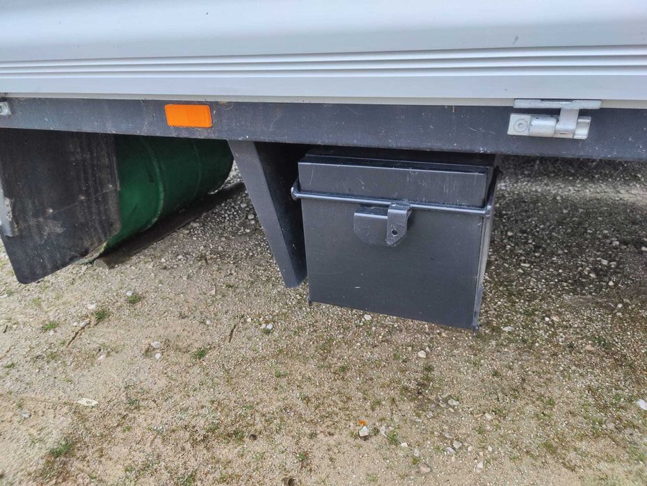 Carroçaria com Taipais Alumínio