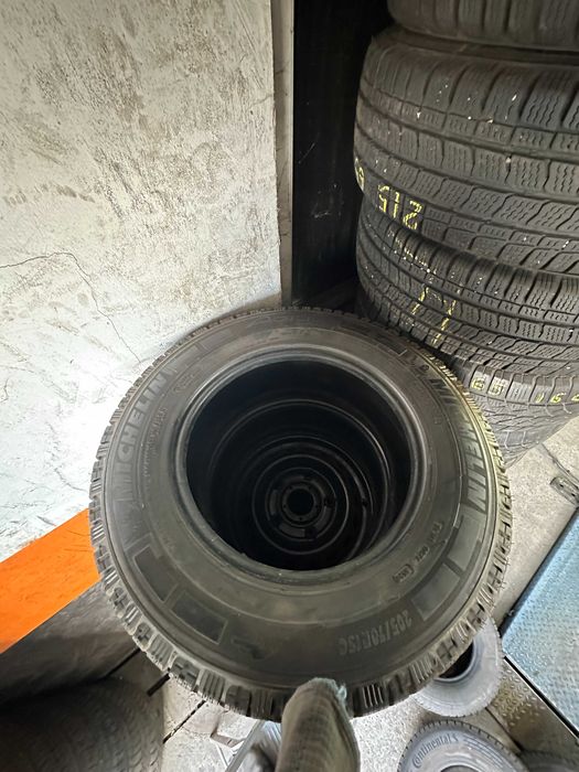 205/70x15c Michelin