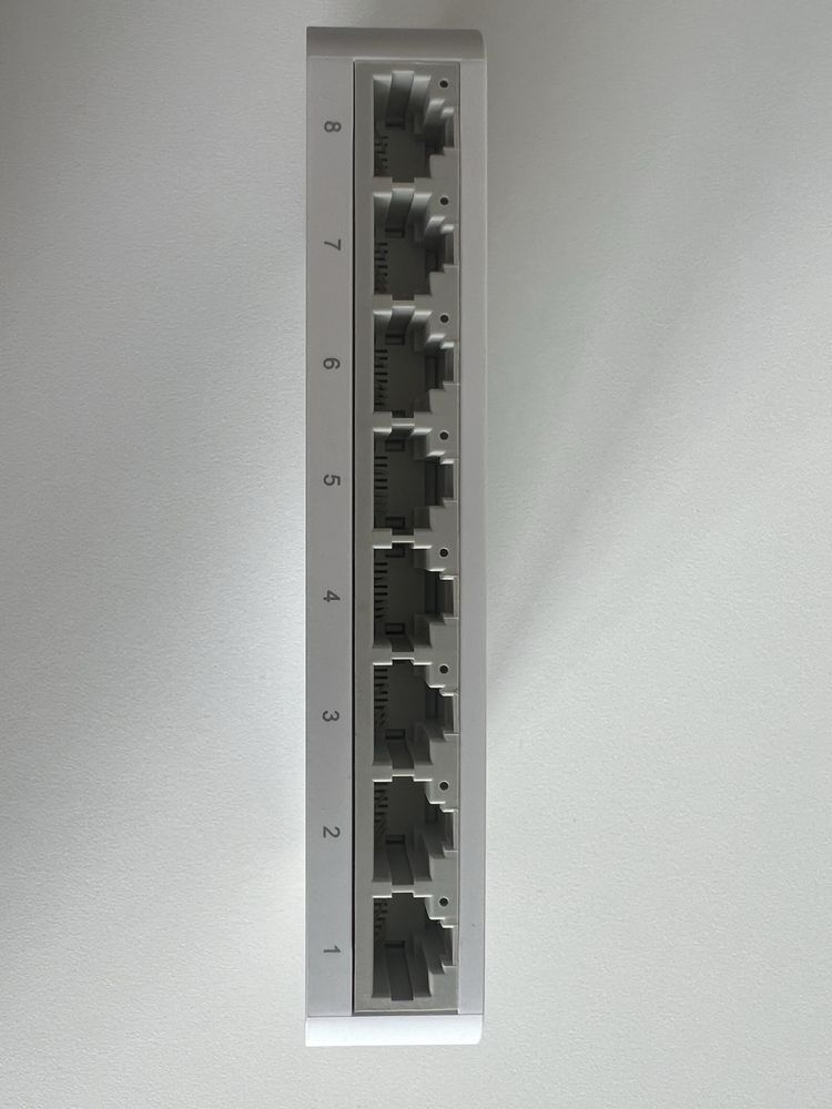Switch TP-Link TL-SF1008D