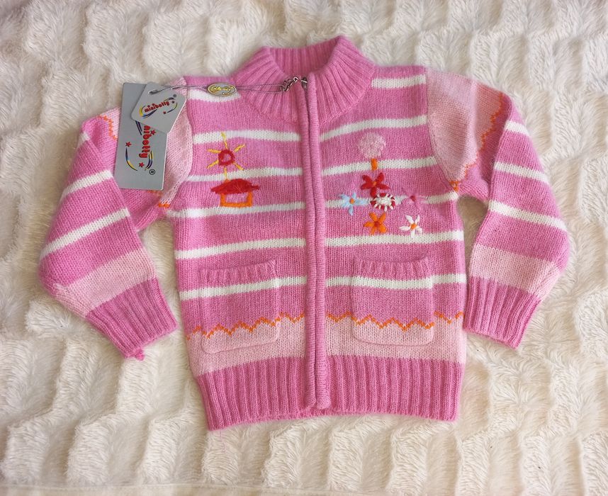 Кофта на дівчинку тепла
