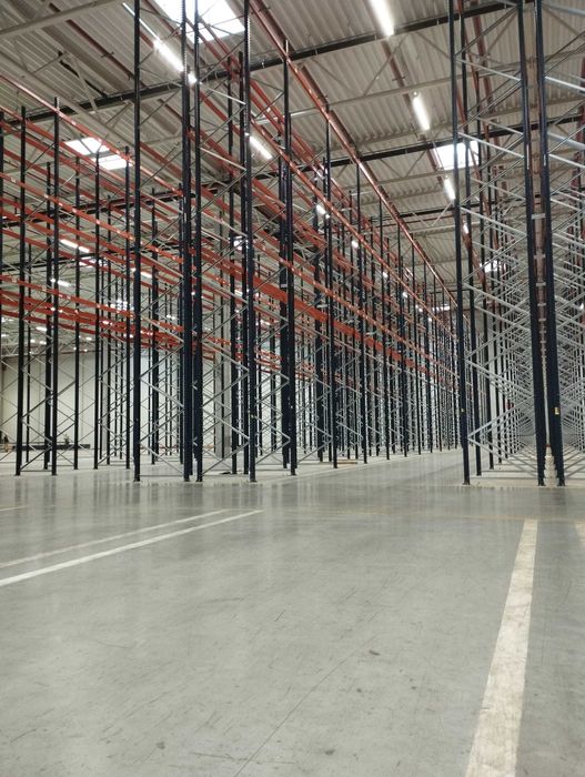 Regały magazynowe , wyposażenie magazynu