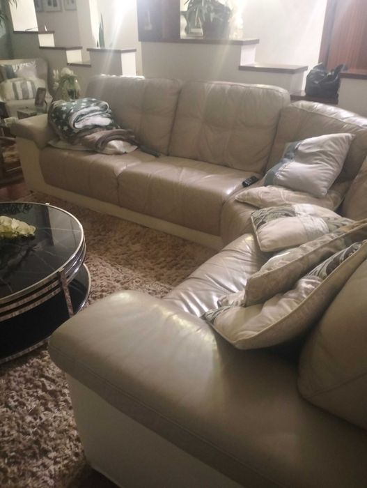 Sofá de Sala em Pele