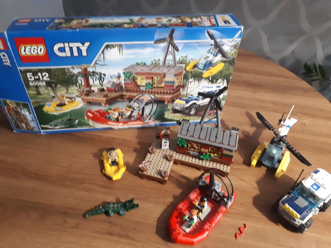 Lego city kryjówka rabusiów 60068