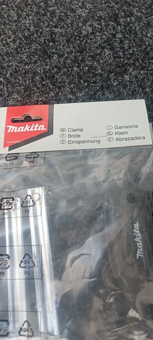 Grampos Makita novos