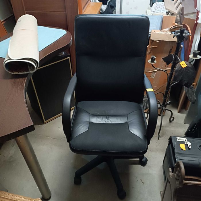 Fotel obrotowy mocny b.dobry stan