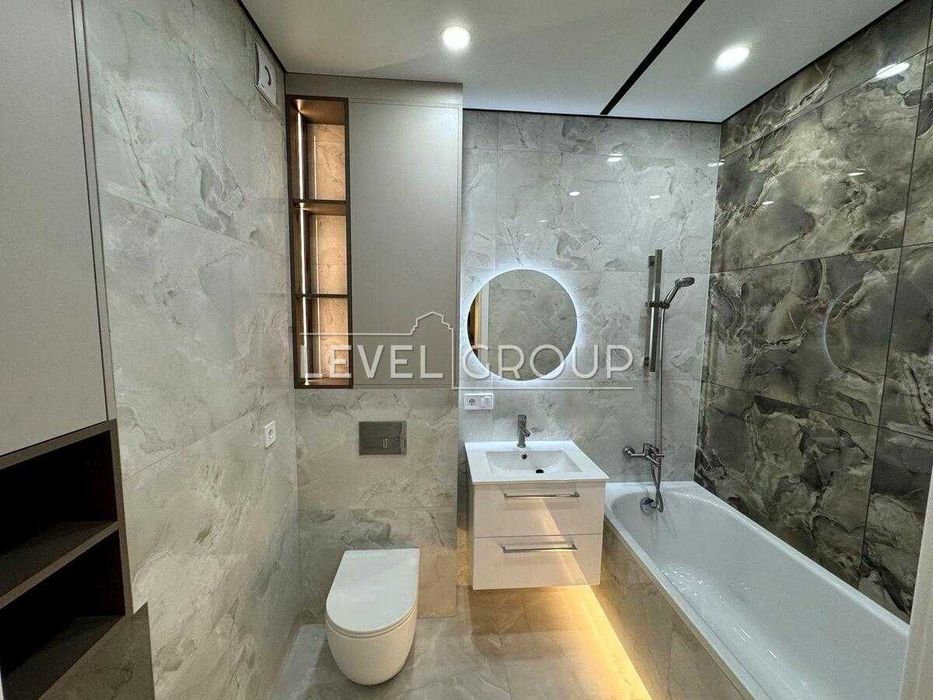 Продам одно кімнатну  квартиру в ЖК Варшавський2