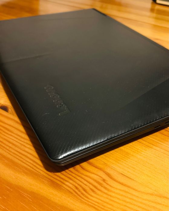 Portátil Gaming LENOVO Legion
- RAM: 16 GB - 1 TB HDD + 256
GB SSD