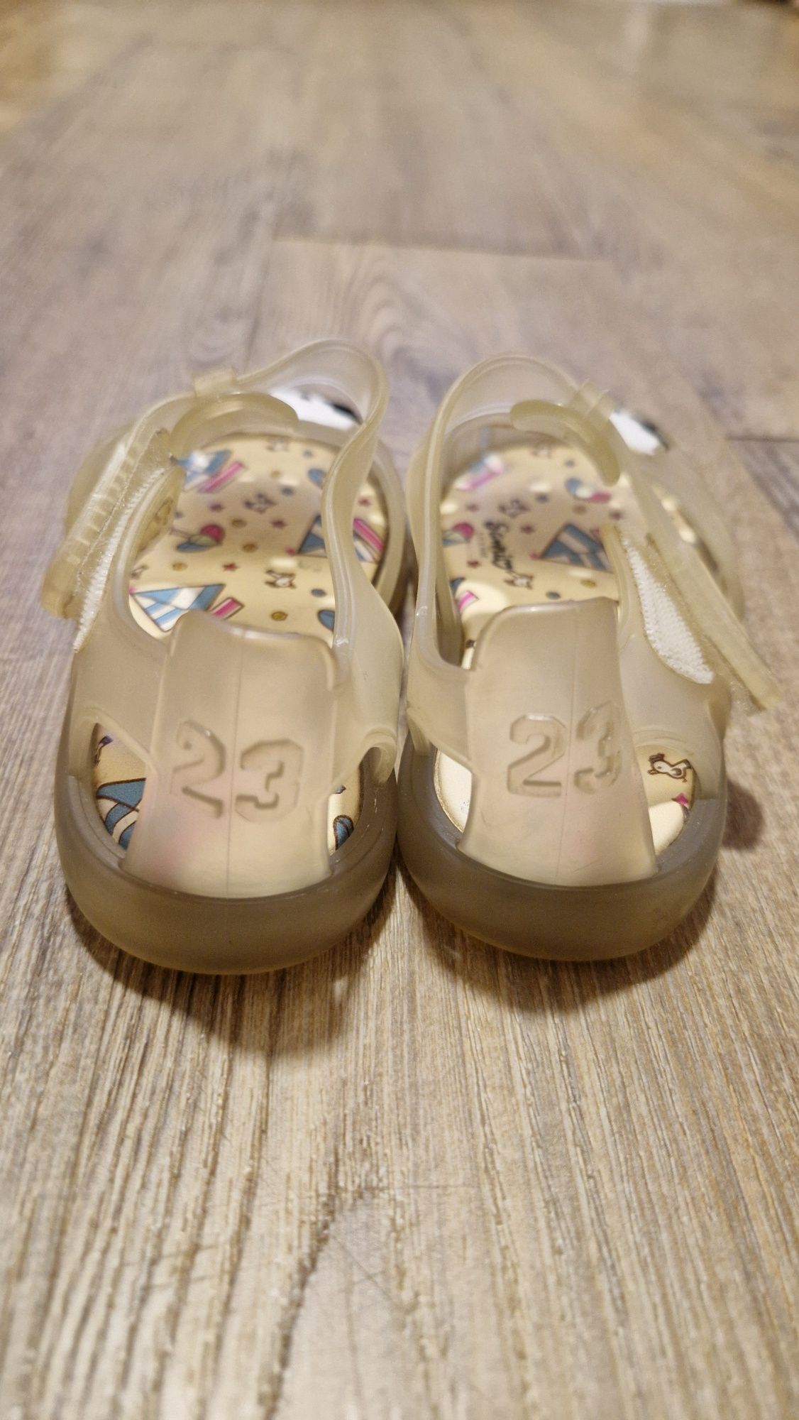 Sandálias Igor TAM 23 Hello Kitty