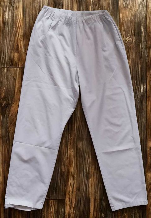 Медицинские белые штаны