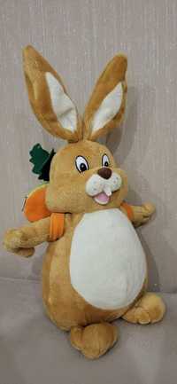 Іграшка зайчик з морквинкою