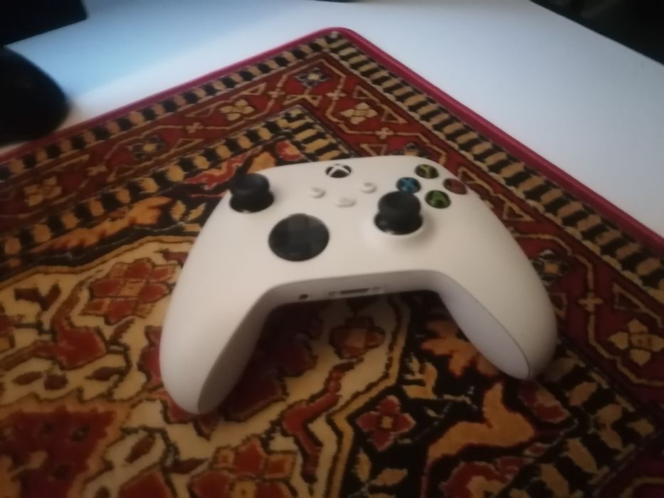 Pad do konsoli Xbox series s