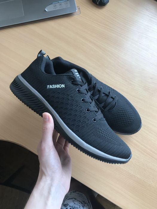 Кросівки чорні чоловічі 48 Розмір